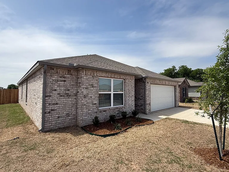 3909 Dutch Ln — Photo 2