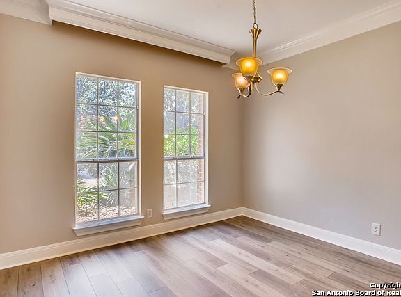 5th image of 2211 Fawnfield Ln