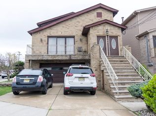 860 8th St, Secaucus, NJ 07094