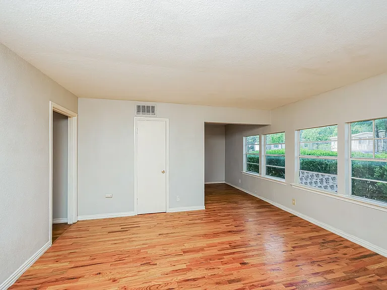 5175 Cardiff St — Photo 4