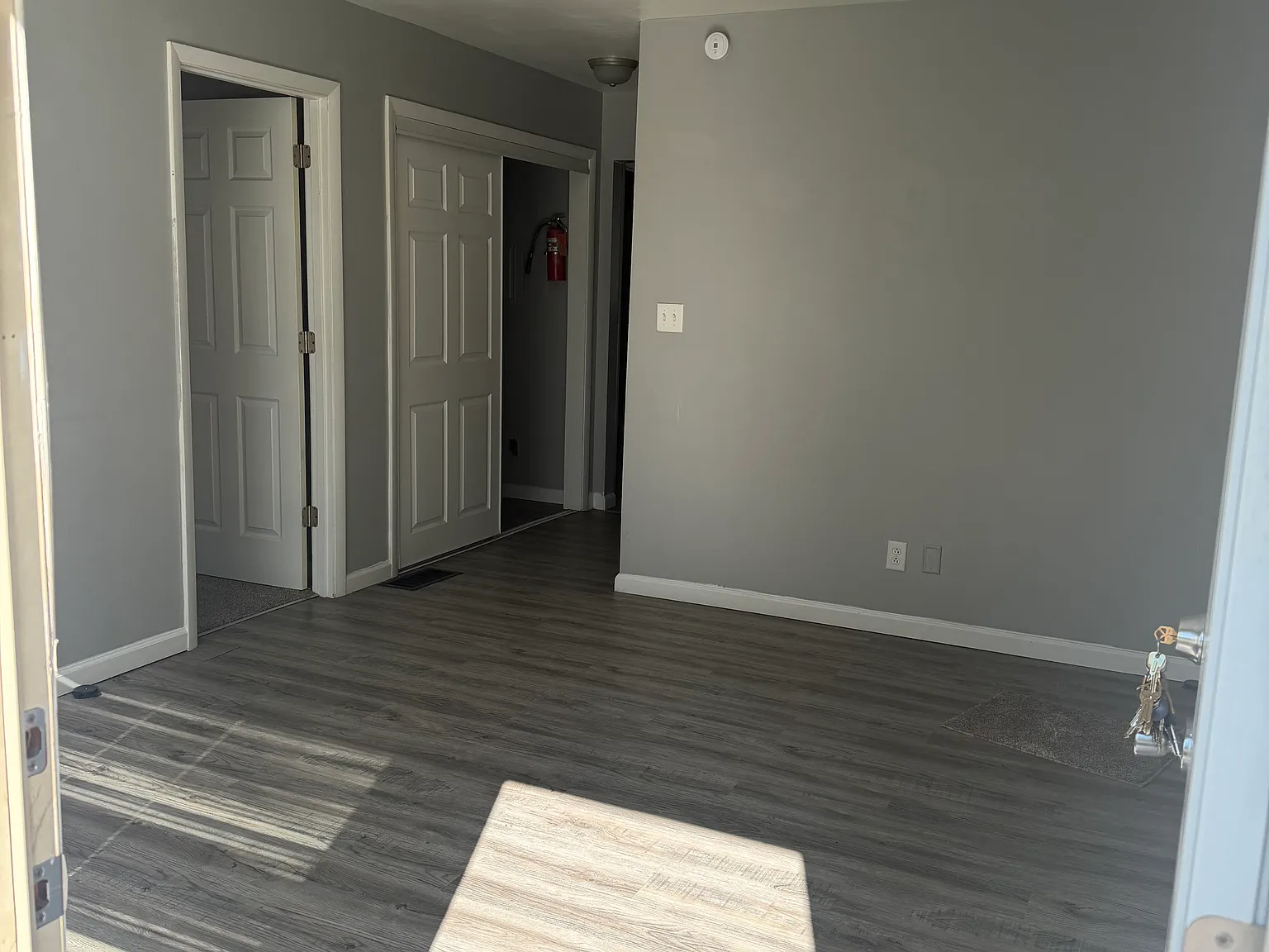 2 bed, 700 sqft, $1,000 — Photo 2
