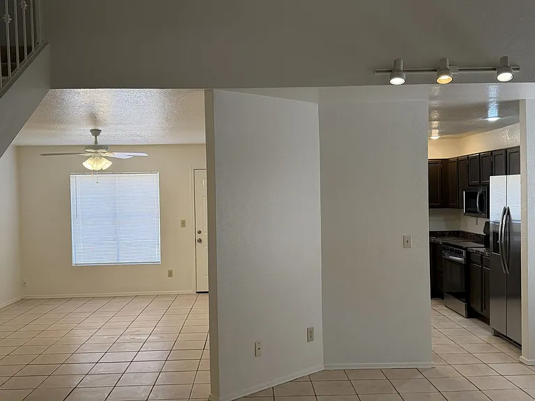 6220 W Beryl Ave — Photo 3