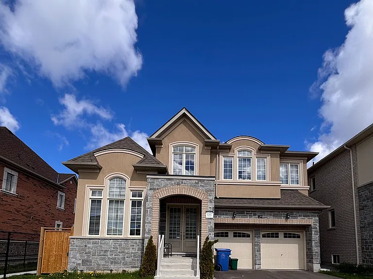 62 Angus Morton Cres — Photo 2