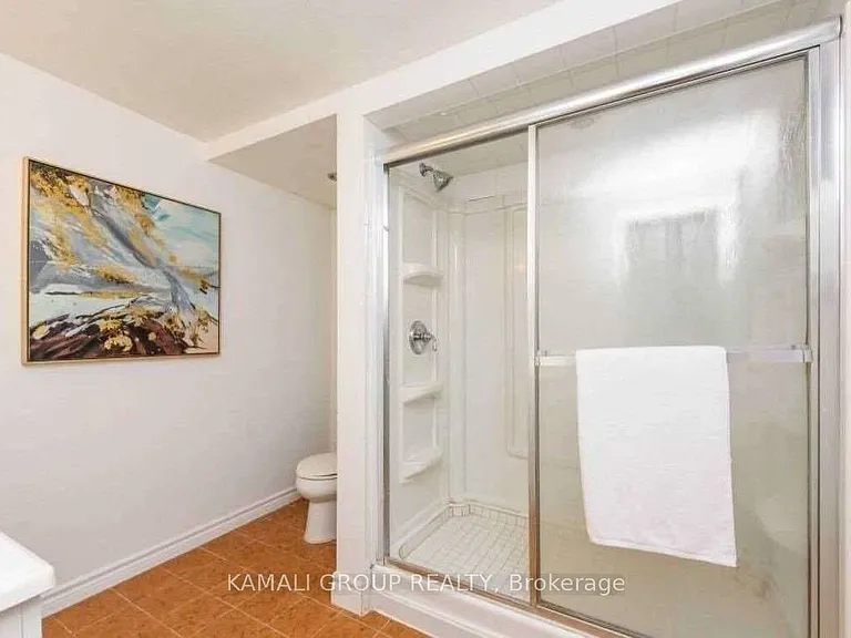 352 E 18th St #BASEMENT — Photo 7