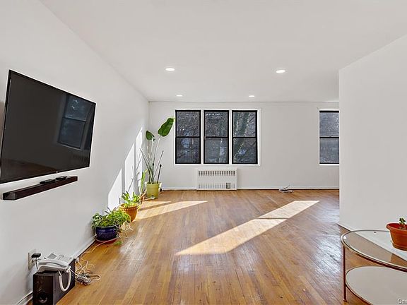 4th image of 678 Warburton Ave APT 6K