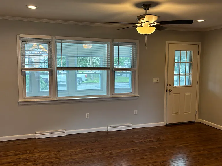 2245 Edgar Rd — Photo 3
