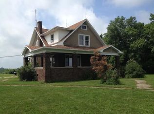 14186 E County Road 1400n, Charleston, IL 61920