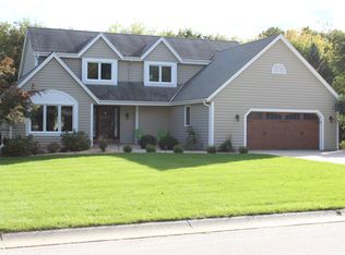 N20W26681 Sawgrass Ln, Pewaukee, WI 53072