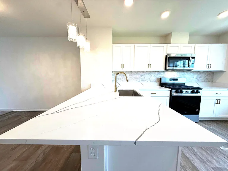 1442 Yosemite Way — Photo 6