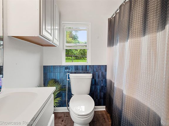 5th image of 619 Elizabeth St