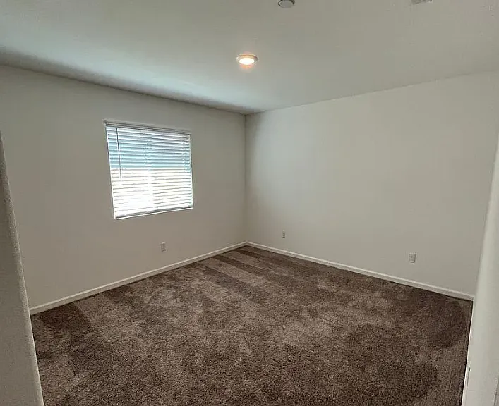 665 Marcus St — Photo 17