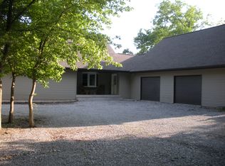 102 Jones, DeSoto, IL 62924