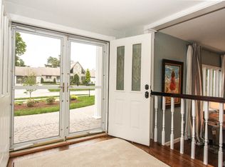 627 Pinewood Dr, Longmeadow, MA 01106