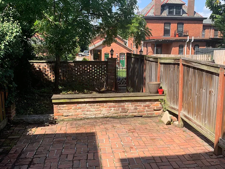 623 S Lazelle St — Photo 11
