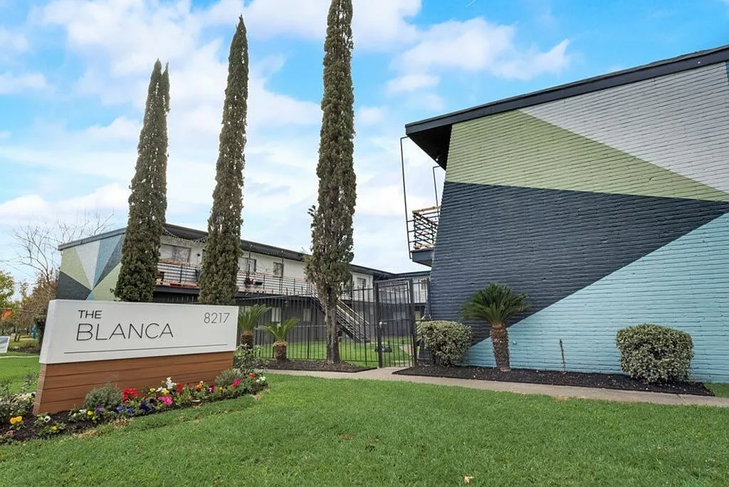 The Blanca Apartments — Photo 3