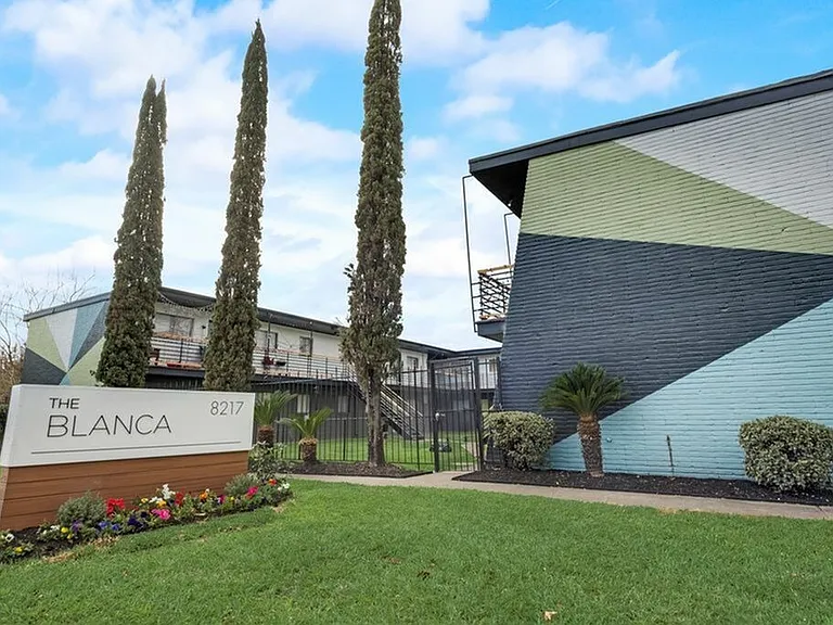 The Blanca Apartments — Photo 3