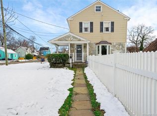 1 Mulberry Ln, Norwalk, CT 06855