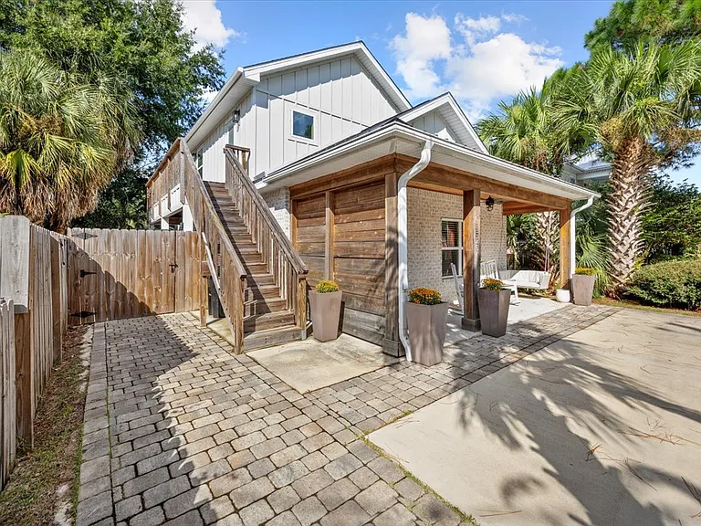 1520 E Gonzalez St #A — Photo 19