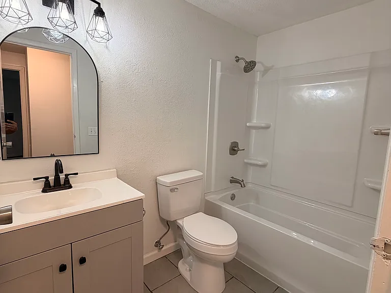 1641 Whitehall Dr — Photo 5