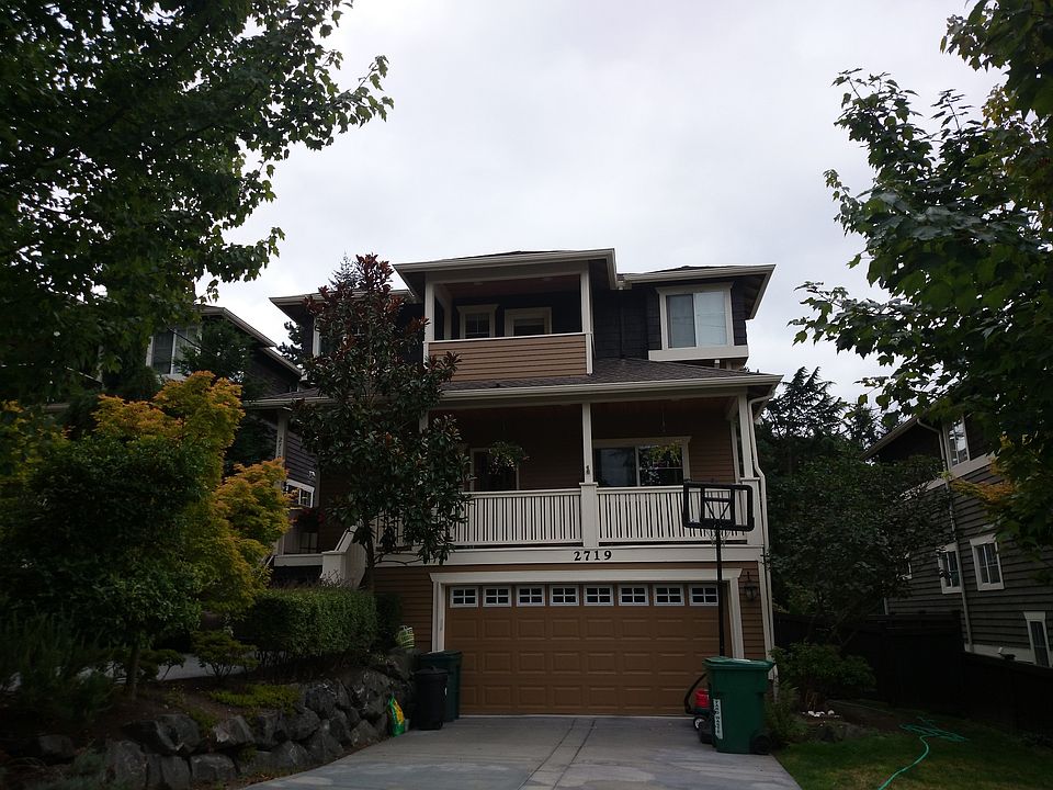 2nd image of 2719 NE 77th St