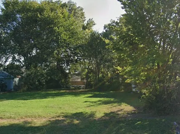 913 W 6th St, Coffeyville, KS 67337