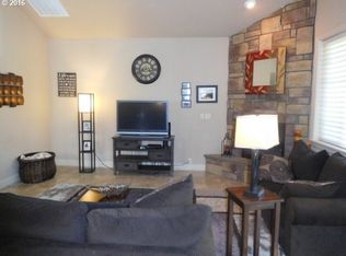 39741 Wall St, Sandy, OR 97055