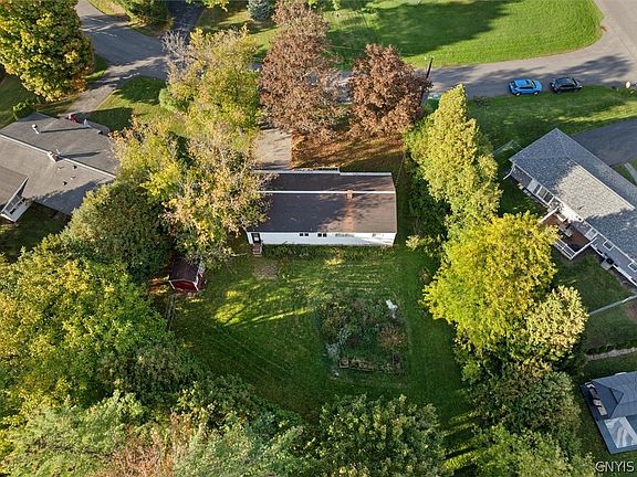5th image of 16 Buttonball Rd