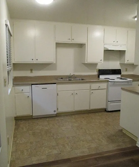 155 Magnolia Ave #B — Photo 2