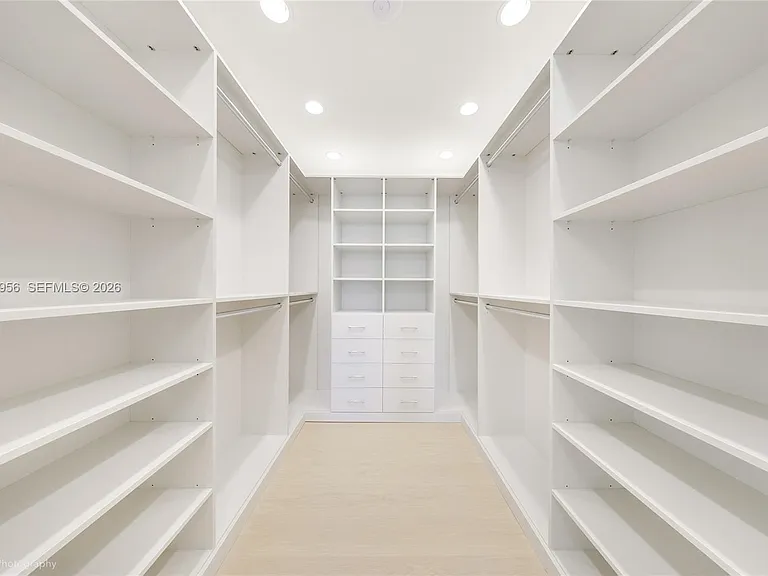 55 La Gorce Cir — Photo 24