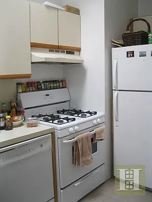 Rented by Halstead Real Estate | media 6