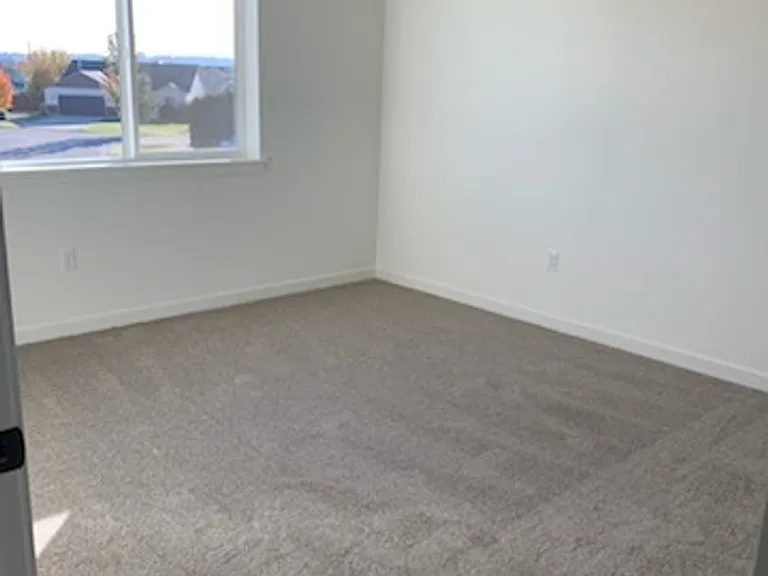 2218 N Chaffee St — Photo 18
