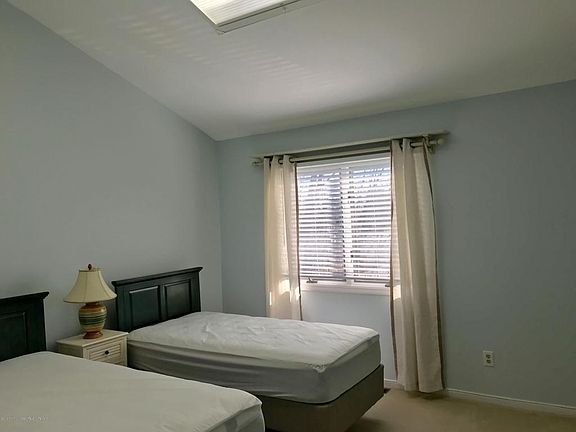 EE247ECC-F60C-426C-9610-998E724F9FC1