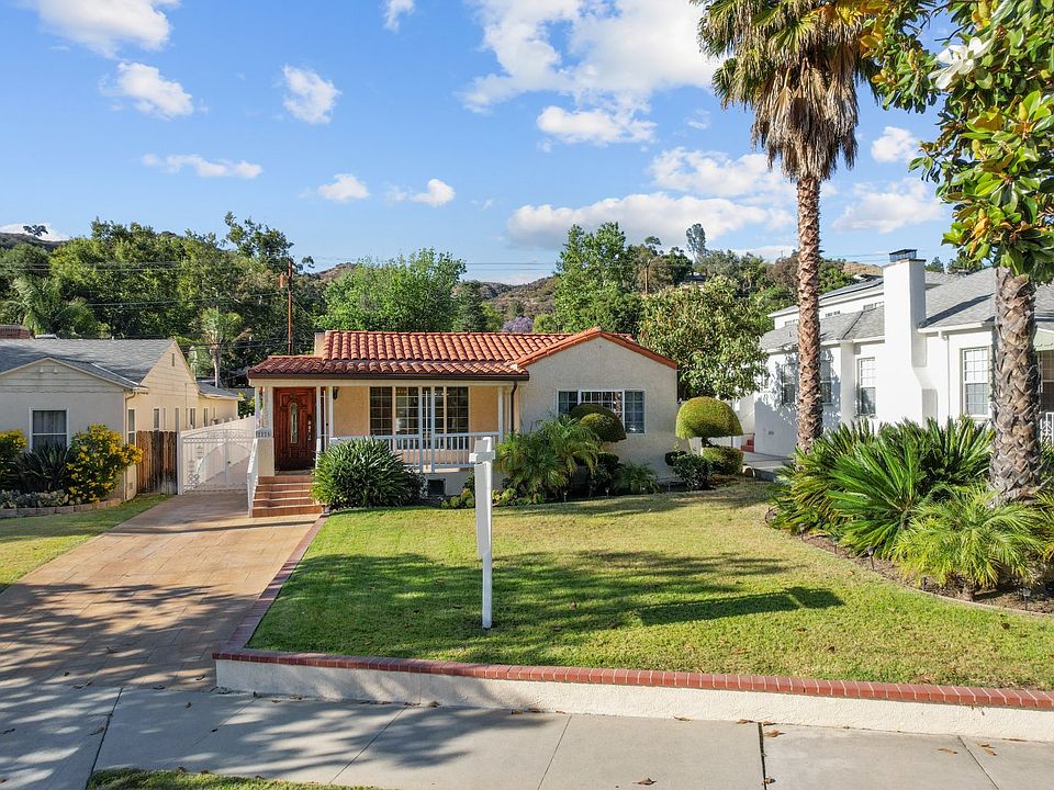 1st image of 2225 E Glenoaks Blvd