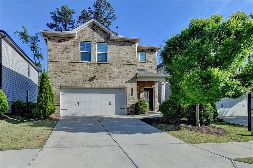 4 bed, 2.5 bath, 1841 sqft, $2,300 — Photo 1