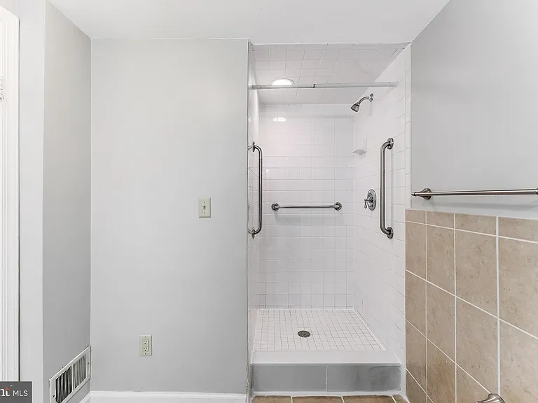 1005 N Lebanon St — Photo 39
