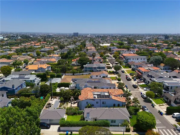 1301 19th St, Manhattan Beach, CA 90266