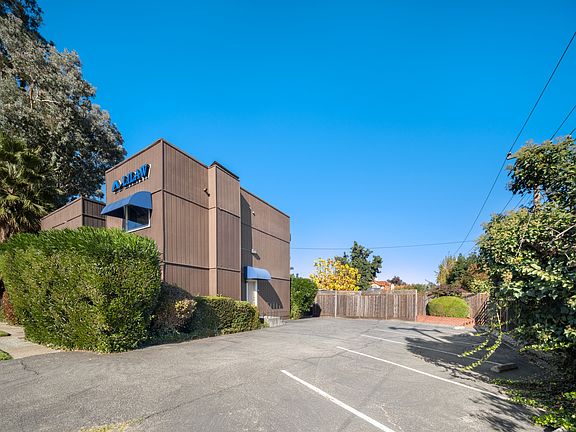 3rd image of 1905 Hamilton Ave