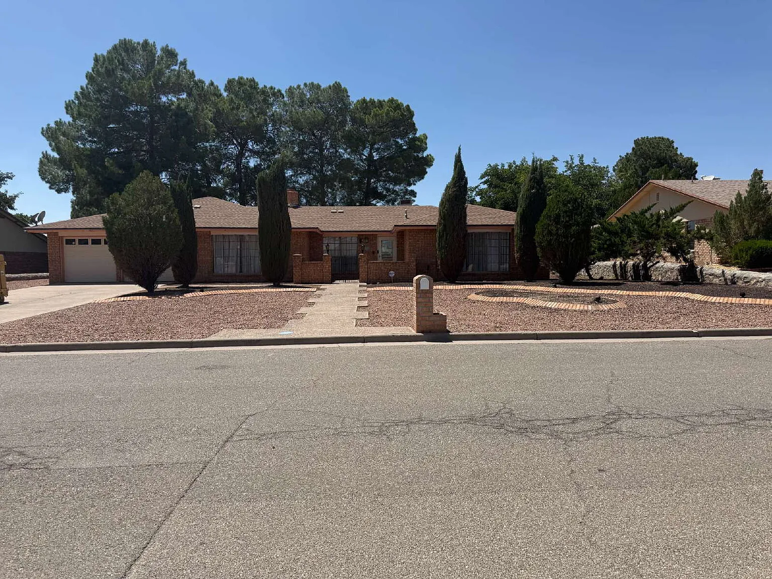 5 bed, 3.0 bath, 2975 sqft, $2,750 — Photo 2
