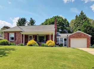 371 Hillcrest Rd, York, PA 17403