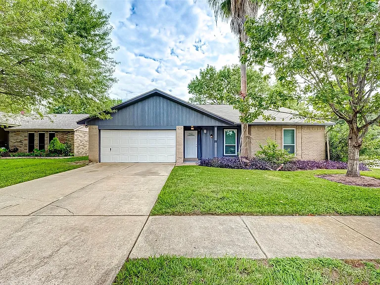 6802 Glenray Dr — Photo 1