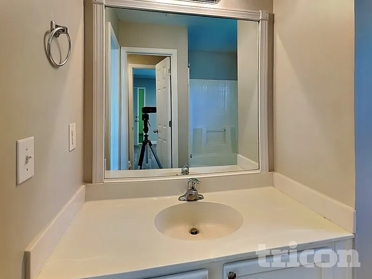 7503 Hollywood St — Photo 7
