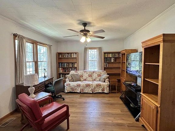 3rd image of 327 4th Ave NW