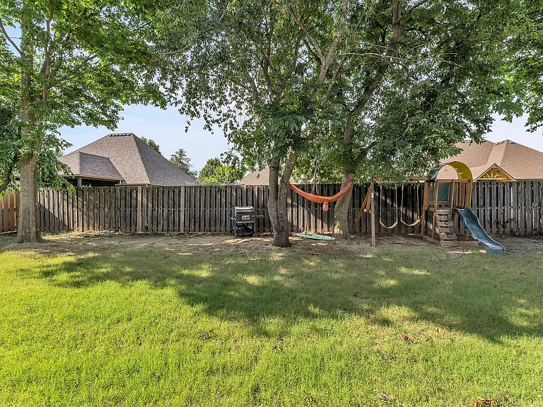 4202 Plumley Ave — Photo 30