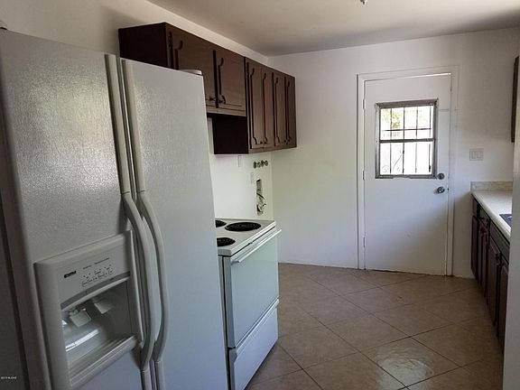 4th image of 3815 E Bellevue St