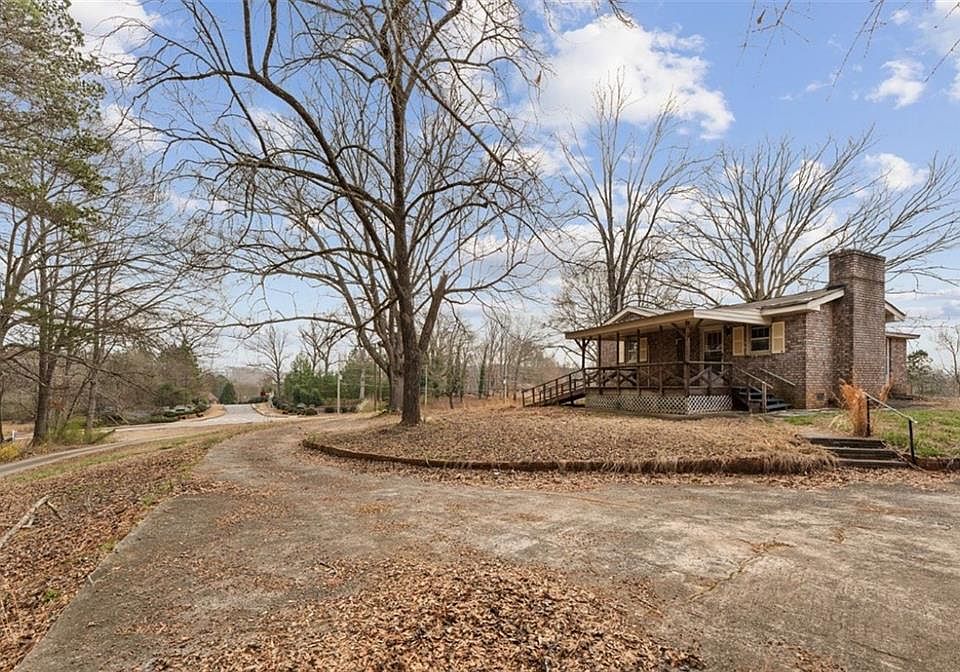1st image of 5825 Vaughn Rd #2