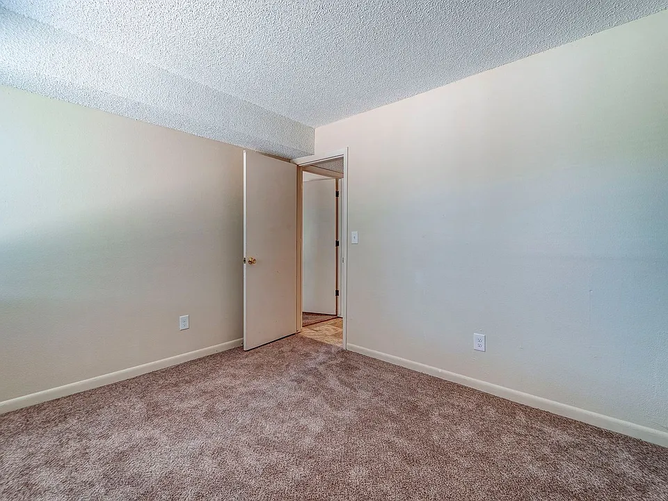 1485 Manitou Blvd