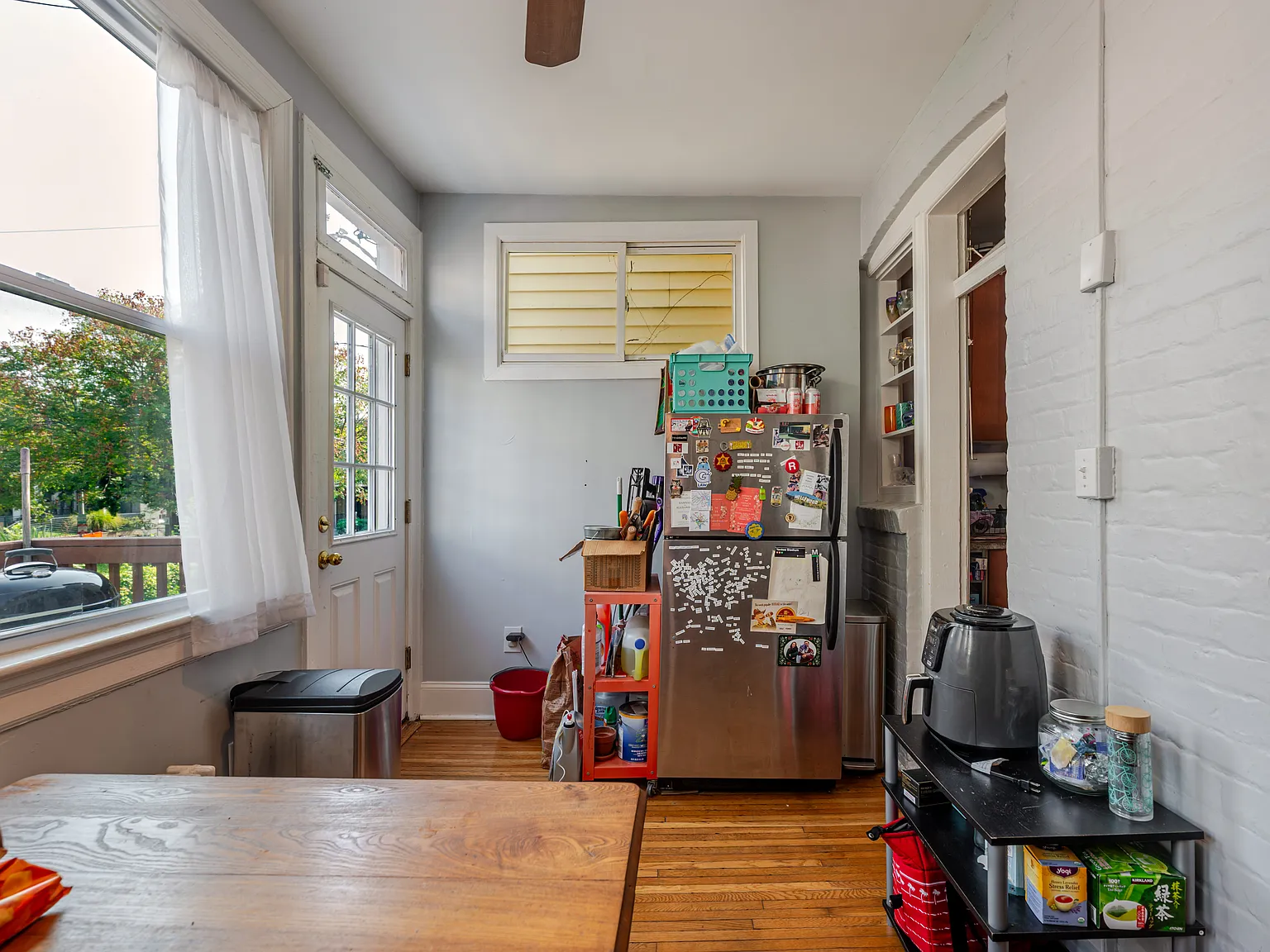 3 bed, 1200 sqft, $3,150 — Photo 3