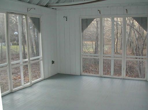 screened-in porch