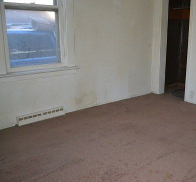 4th image of 821 E 12th St