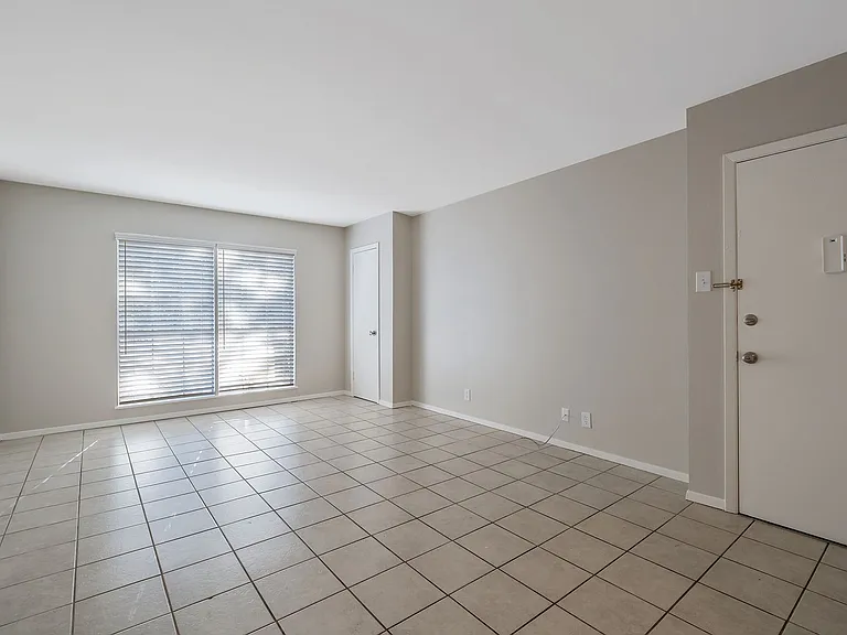 Barclay Apartments - ASK ABOUT OUR SPRING MOVE-IN SPECIAL TODAY! — Photo 21